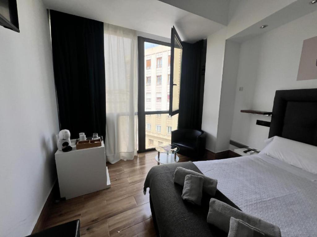 Ilustre Rooms Малага Номер фото